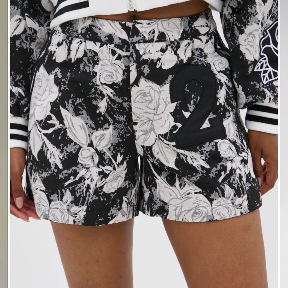 Akira Paint The Roses Red‎ Floral Jacquard Shorts Preppy Streetwear Summer Sz S